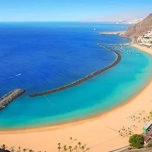 https://apartamento-en-primera-linea-de-mar-las-teresitas-santa.in-canary-islands.com
